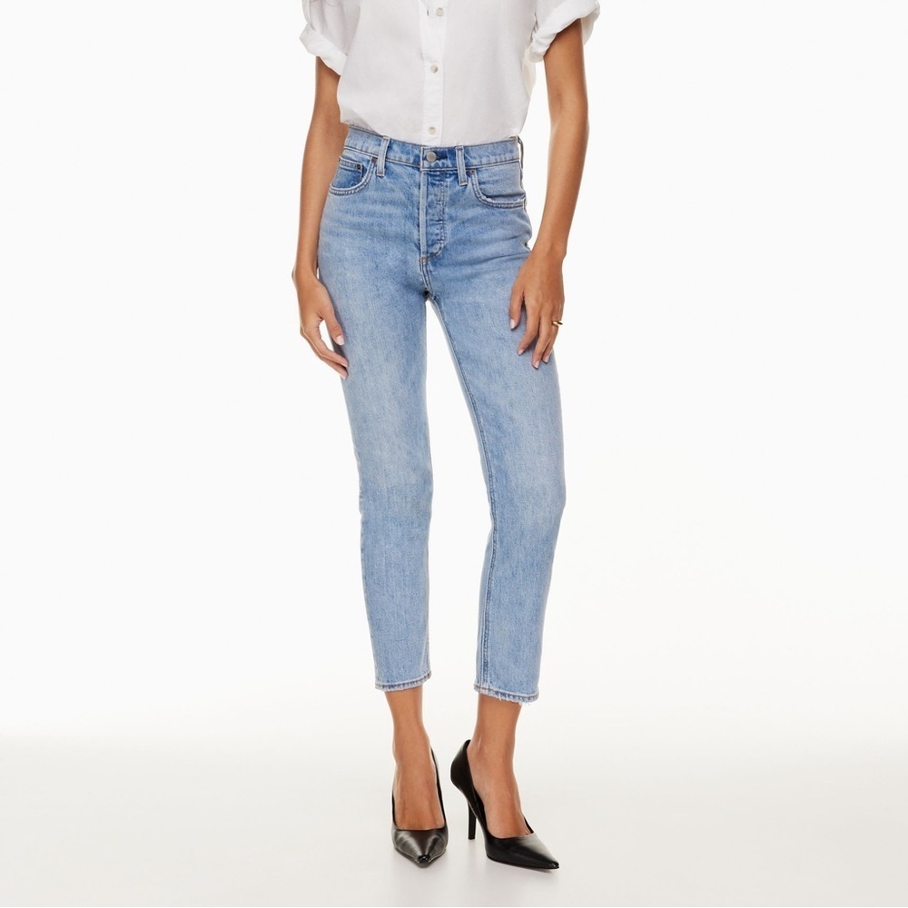 DENIM FORUM Aritzia 
The Yoko High Rise Slim Jeans